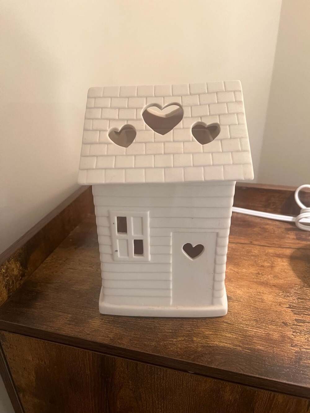 Scentsy White Ceramic House Wax Warmer with Heart Cutouts